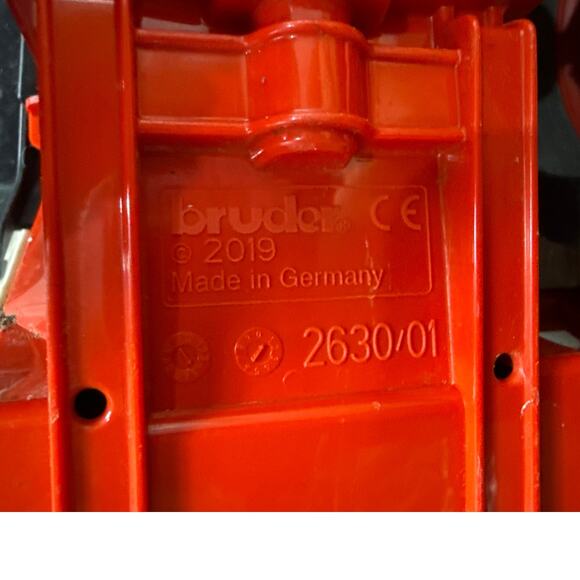 Bruder XL 5000 Wheel Loader Front End Loader 1:16 Scale 03410 Red & White Toy - Picture 9 of 13
